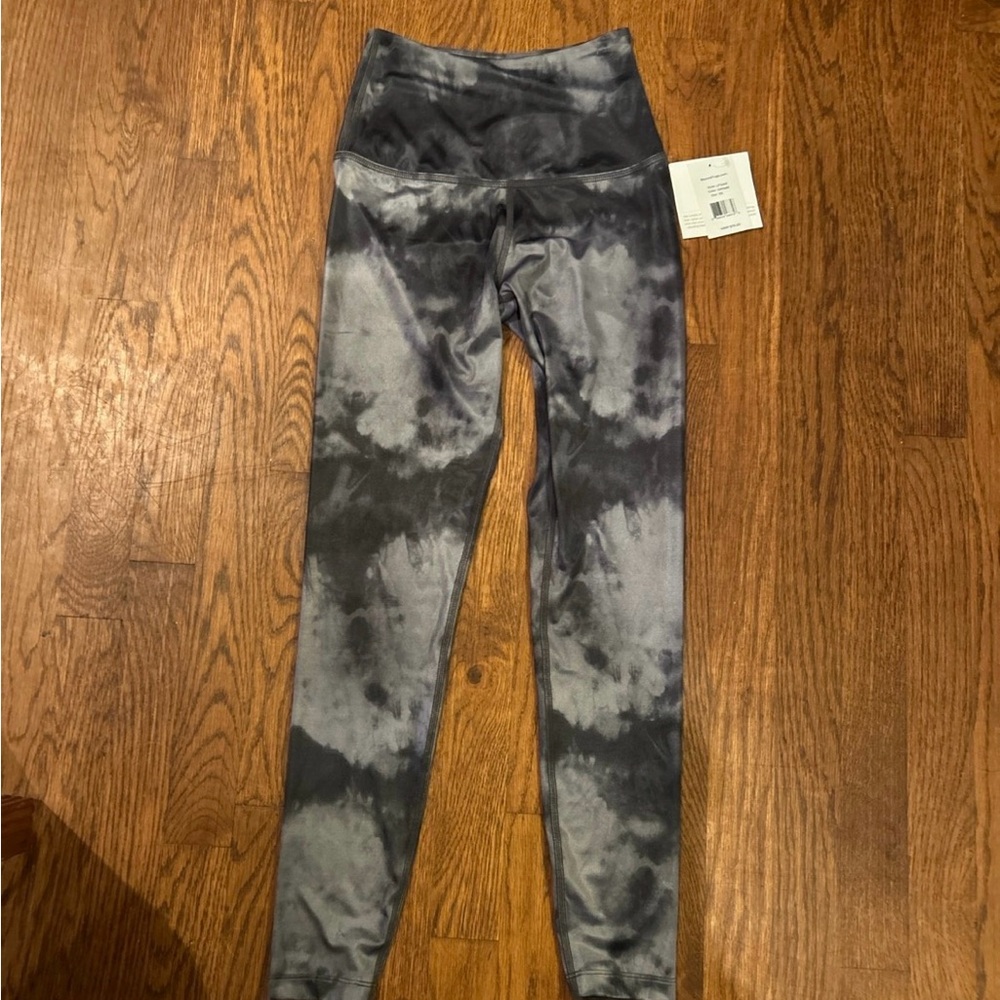 Women’s beyond yoga, silky leggings size XS brand new tags